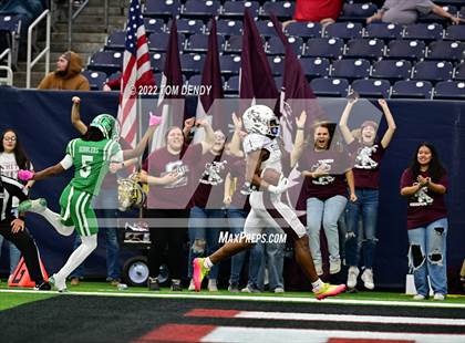 Thumbnail 3 in Cuero vs. Silsbee (UIL 4A Div 2 Region 3 Final) photogallery.