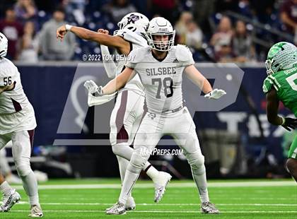Thumbnail 1 in Cuero vs. Silsbee (UIL 4A Div 2 Region 3 Final) photogallery.