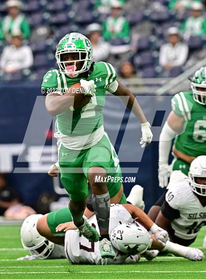 Thumbnail 3 in Cuero vs. Silsbee (UIL 4A Div 2 Region 3 Final) photogallery.