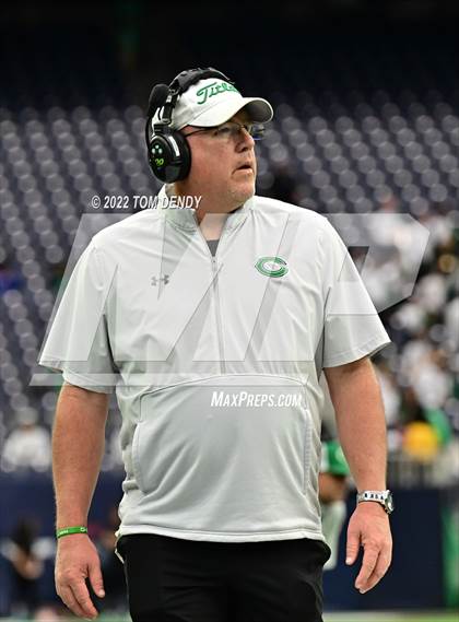 Thumbnail 1 in Cuero vs. Silsbee (UIL 4A Div 2 Region 3 Final) photogallery.