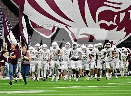 Thumbnail 3 in Cuero vs. Silsbee (UIL 4A Div 2 Region 3 Final) photogallery.