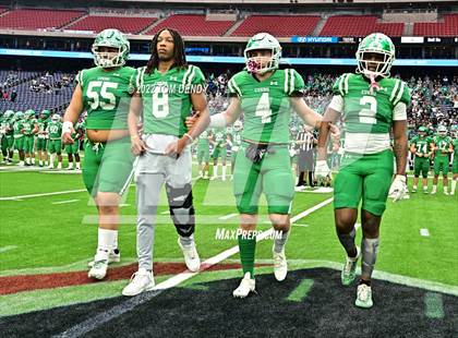 Thumbnail 1 in Cuero vs. Silsbee (UIL 4A Div 2 Region 3 Final) photogallery.