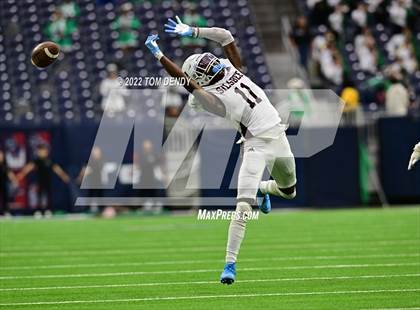 Thumbnail 1 in Cuero vs. Silsbee (UIL 4A Div 2 Region 3 Final) photogallery.