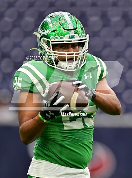 Thumbnail 3 in Cuero vs. Silsbee (UIL 4A Div 2 Region 3 Final) photogallery.