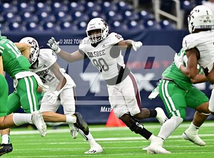 Thumbnail 1 in Cuero vs. Silsbee (UIL 4A Div 2 Region 3 Final) photogallery.