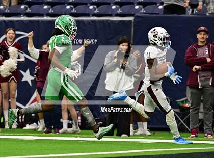 Thumbnail 1 in Cuero vs. Silsbee (UIL 4A Div 2 Region 3 Final) photogallery.