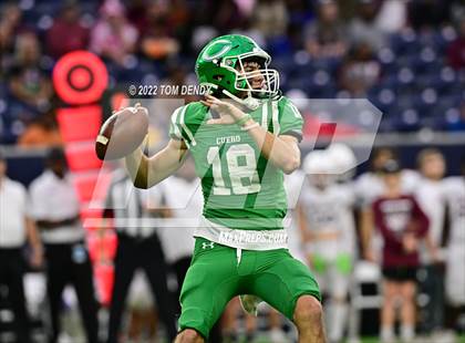 Thumbnail 3 in Cuero vs. Silsbee (UIL 4A Div 2 Region 3 Final) photogallery.