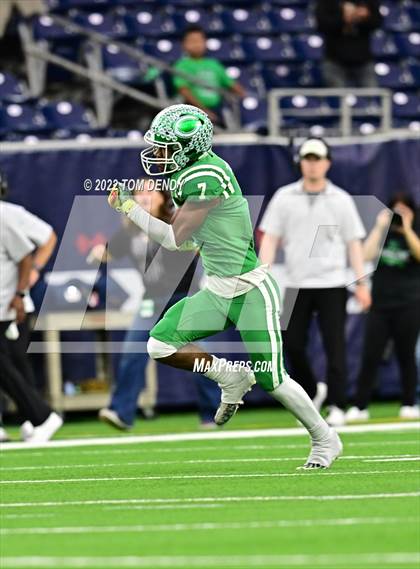 Thumbnail 1 in Cuero vs. Silsbee (UIL 4A Div 2 Region 3 Final) photogallery.