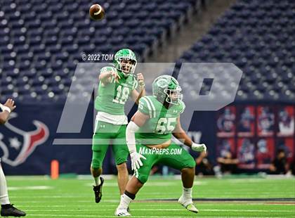 Thumbnail 3 in Cuero vs. Silsbee (UIL 4A Div 2 Region 3 Final) photogallery.