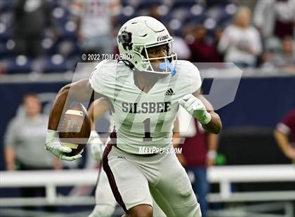 Thumbnail 2 in Cuero vs. Silsbee (UIL 4A Div 2 Region 3 Final) photogallery.