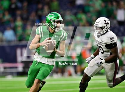 Thumbnail 3 in Cuero vs. Silsbee (UIL 4A Div 2 Region 3 Final) photogallery.
