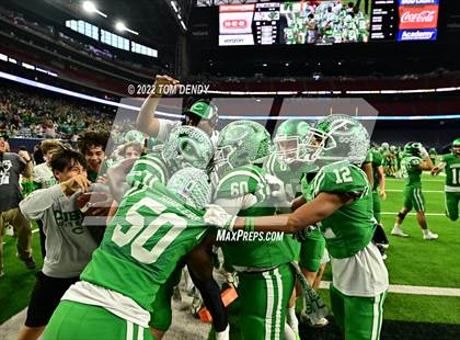 Thumbnail 3 in Cuero vs. Silsbee (UIL 4A Div 2 Region 3 Final) photogallery.