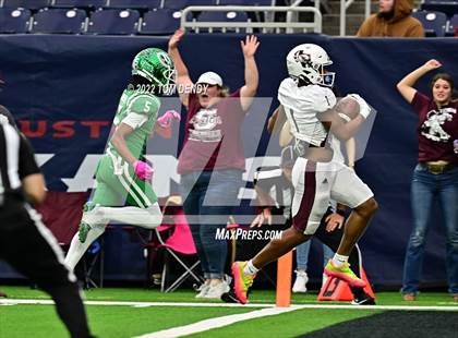 Thumbnail 2 in Cuero vs. Silsbee (UIL 4A Div 2 Region 3 Final) photogallery.