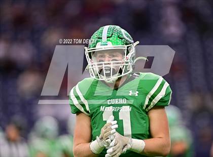 Thumbnail 3 in Cuero vs. Silsbee (UIL 4A Div 2 Region 3 Final) photogallery.