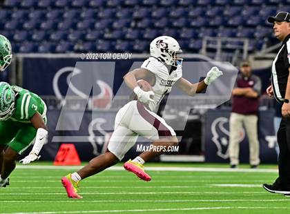 Thumbnail 3 in Cuero vs. Silsbee (UIL 4A Div 2 Region 3 Final) photogallery.