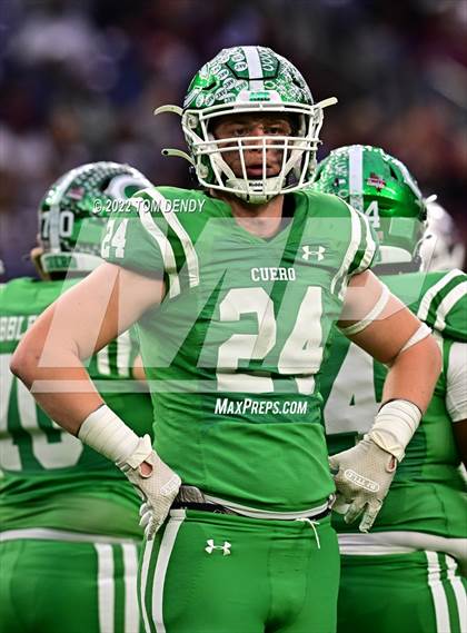 Thumbnail 3 in Cuero vs. Silsbee (UIL 4A Div 2 Region 3 Final) photogallery.
