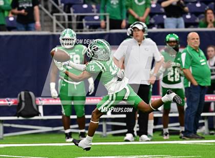 Thumbnail 1 in Cuero vs. Silsbee (UIL 4A Div 2 Region 3 Final) photogallery.