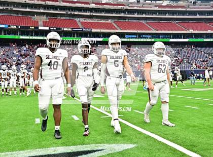 Thumbnail 3 in Cuero vs. Silsbee (UIL 4A Div 2 Region 3 Final) photogallery.