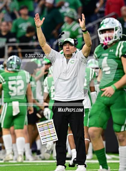 Thumbnail 2 in Cuero vs. Silsbee (UIL 4A Div 2 Region 3 Final) photogallery.