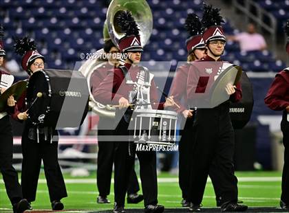Thumbnail 1 in Cuero vs. Silsbee (UIL 4A Div 2 Region 3 Final) photogallery.
