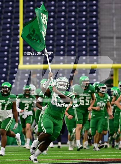 Thumbnail 3 in Cuero vs. Silsbee (UIL 4A Div 2 Region 3 Final) photogallery.