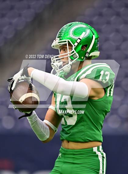 Thumbnail 2 in Cuero vs. Silsbee (UIL 4A Div 2 Region 3 Final) photogallery.
