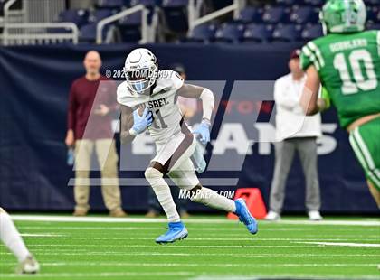 Thumbnail 1 in Cuero vs. Silsbee (UIL 4A Div 2 Region 3 Final) photogallery.
