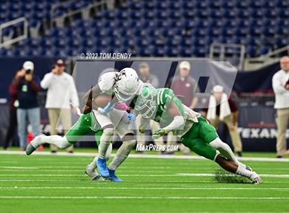 Thumbnail 2 in Cuero vs. Silsbee (UIL 4A Div 2 Region 3 Final) photogallery.