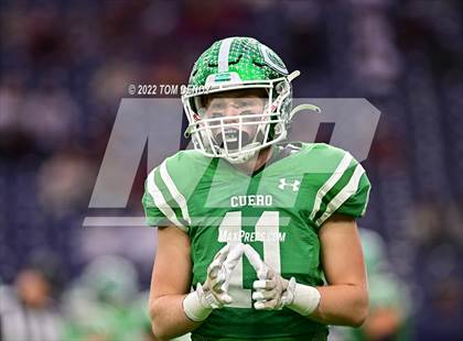 Thumbnail 1 in Cuero vs. Silsbee (UIL 4A Div 2 Region 3 Final) photogallery.