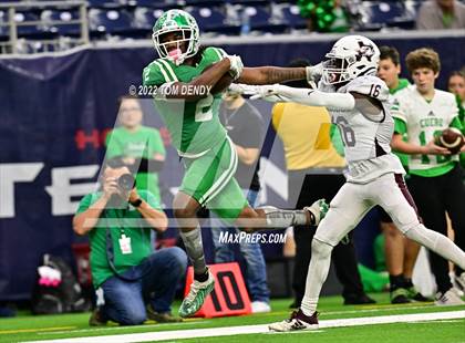 Thumbnail 3 in Cuero vs. Silsbee (UIL 4A Div 2 Region 3 Final) photogallery.