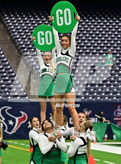 Thumbnail 2 in Cuero vs. Silsbee (UIL 4A Div 2 Region 3 Final) photogallery.