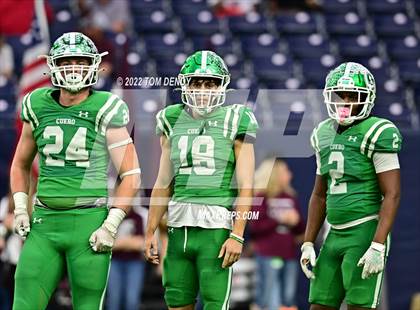 Thumbnail 2 in Cuero vs. Silsbee (UIL 4A Div 2 Region 3 Final) photogallery.
