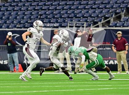 Thumbnail 3 in Cuero vs. Silsbee (UIL 4A Div 2 Region 3 Final) photogallery.