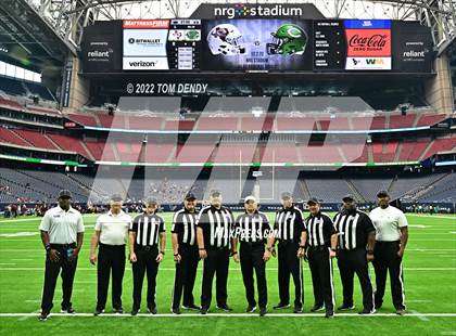 Thumbnail 3 in Cuero vs. Silsbee (UIL 4A Div 2 Region 3 Final) photogallery.