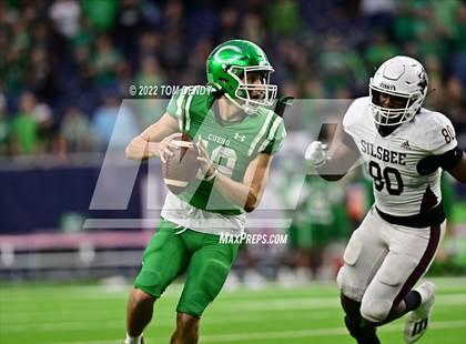 Thumbnail 1 in Cuero vs. Silsbee (UIL 4A Div 2 Region 3 Final) photogallery.