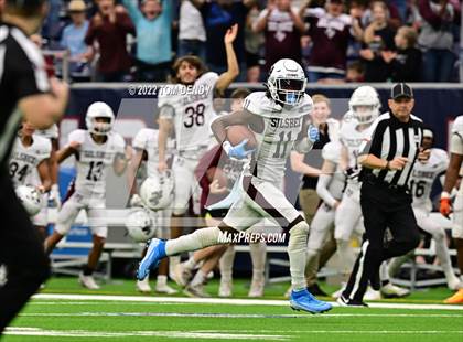 Thumbnail 1 in Cuero vs. Silsbee (UIL 4A Div 2 Region 3 Final) photogallery.