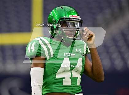 Thumbnail 1 in Cuero vs. Silsbee (UIL 4A Div 2 Region 3 Final) photogallery.