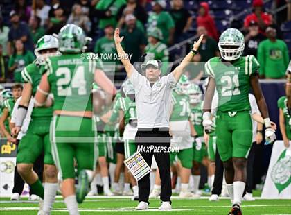 Thumbnail 3 in Cuero vs. Silsbee (UIL 4A Div 2 Region 3 Final) photogallery.
