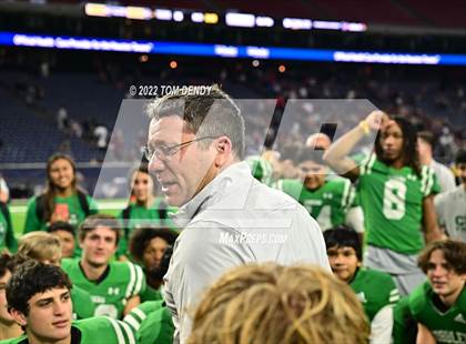 Thumbnail 2 in Cuero vs. Silsbee (UIL 4A Div 2 Region 3 Final) photogallery.