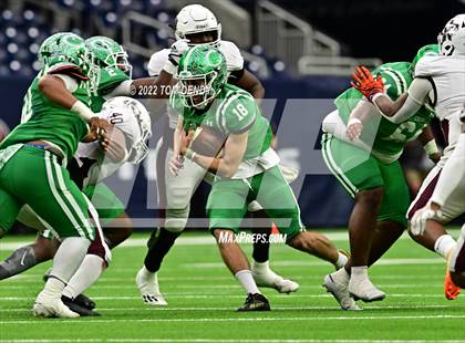 Thumbnail 2 in Cuero vs. Silsbee (UIL 4A Div 2 Region 3 Final) photogallery.