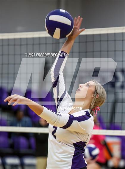 Thumbnail 2 in Howe @ Bonham photogallery.