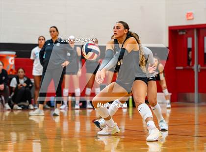 Thumbnail 3 in Canyon vs. Clark photogallery.
