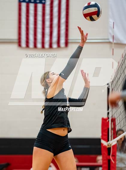 Thumbnail 1 in Canyon vs. Clark photogallery.