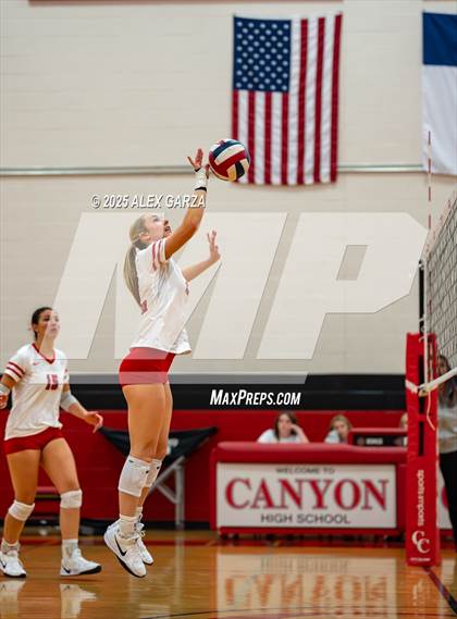 Thumbnail 2 in Canyon vs. Clark photogallery.
