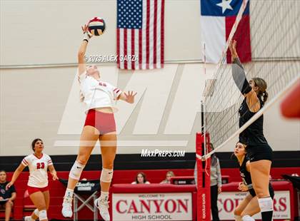 Thumbnail 2 in Canyon vs. Clark photogallery.
