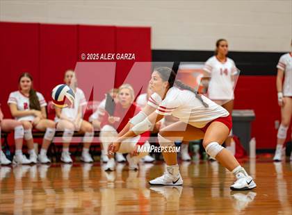Thumbnail 3 in Canyon vs. Clark photogallery.