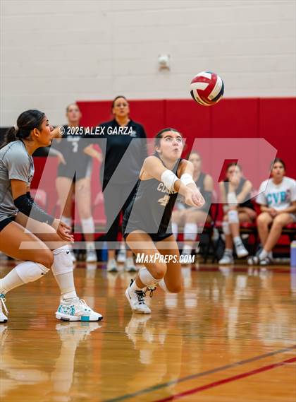Thumbnail 3 in Canyon vs. Clark photogallery.
