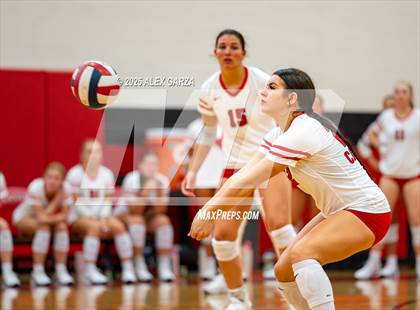 Thumbnail 2 in Canyon vs. Clark photogallery.