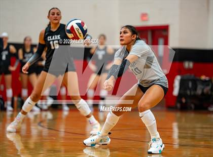 Thumbnail 3 in Canyon vs. Clark photogallery.
