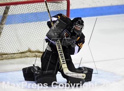 Thumbnail 3 in Daniel Hand vs. East Catholic (CIAC DII Semifinal) photogallery.